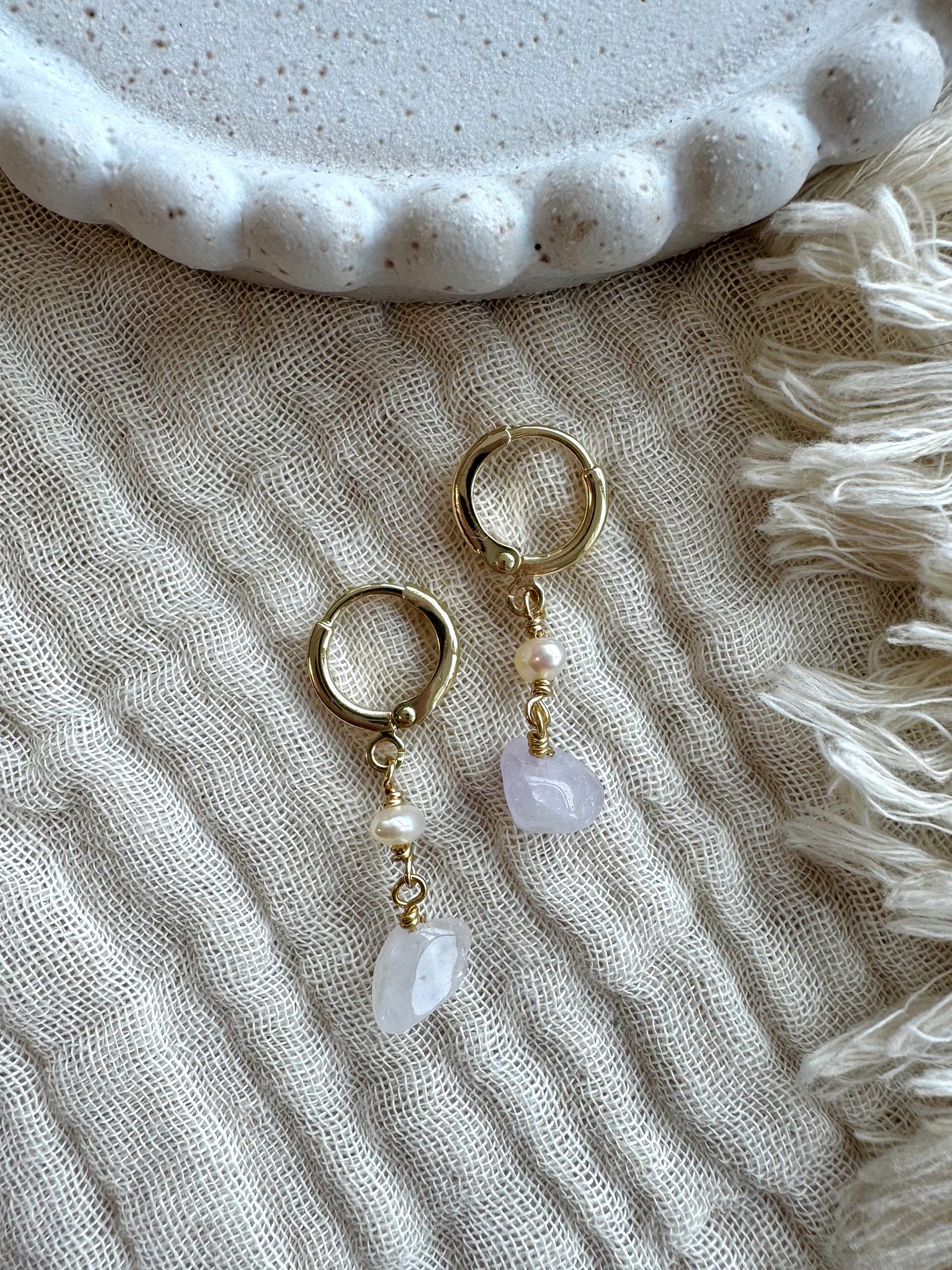Amethyst og perlu lokkar