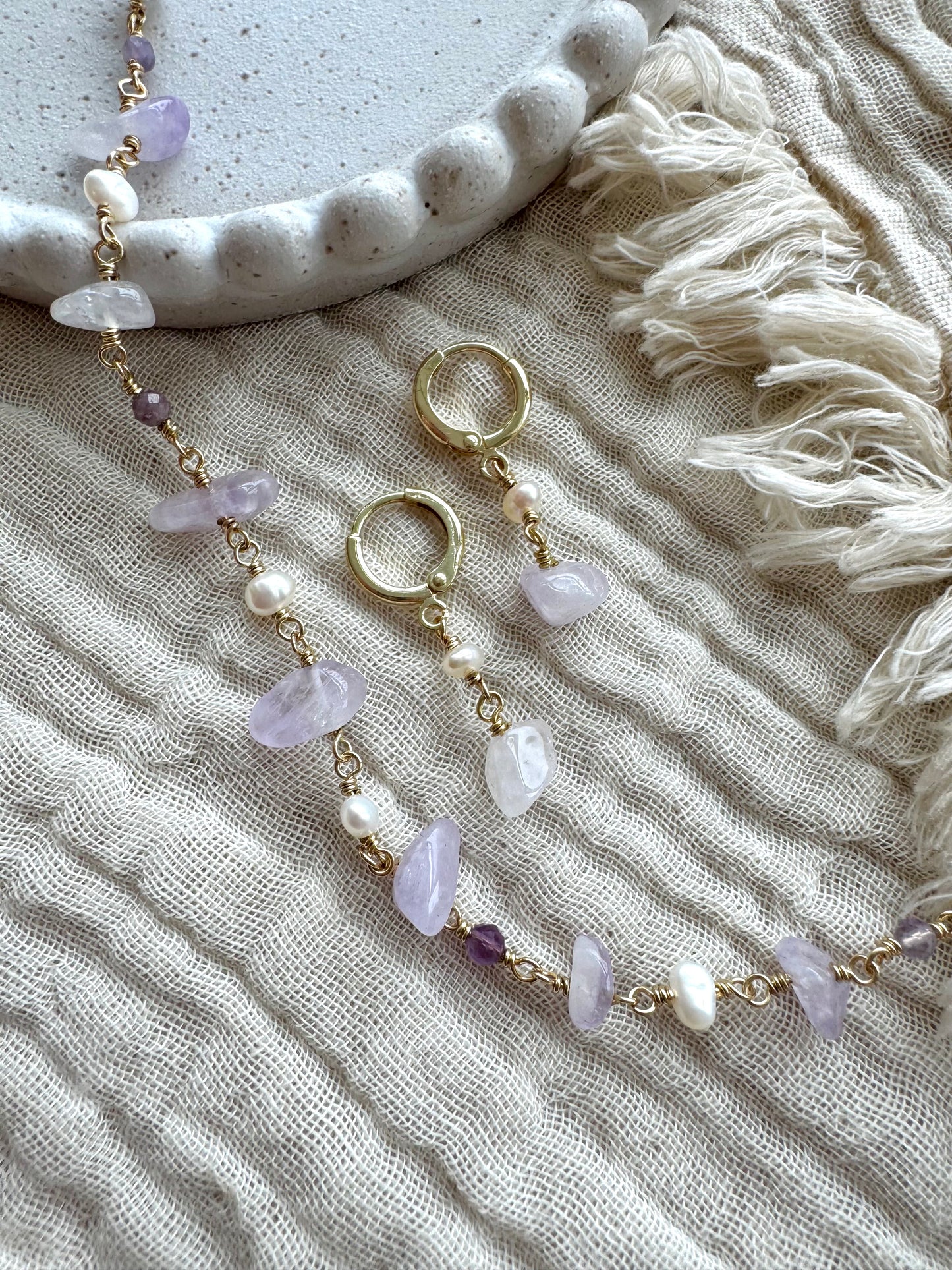Amethyst og perlu lokkar